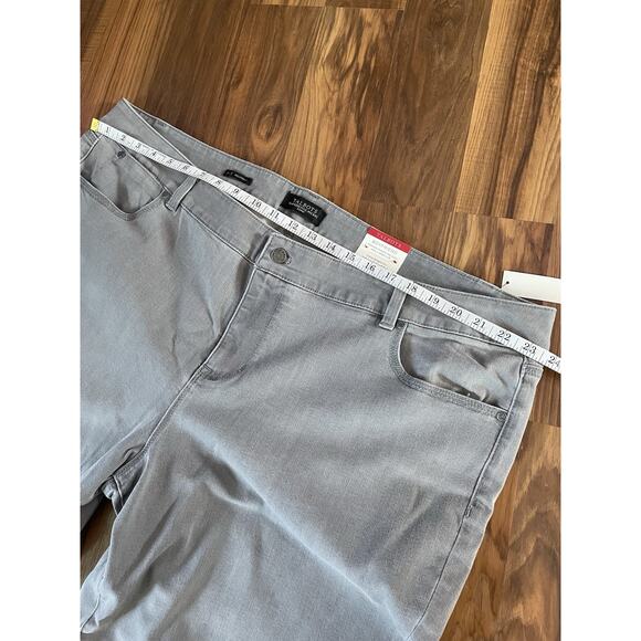 NWT Talbots Flawless Five Pocket Woman Boyfriend Jeans Women’s 24w Gray Relaxed - Picture 2 of 9